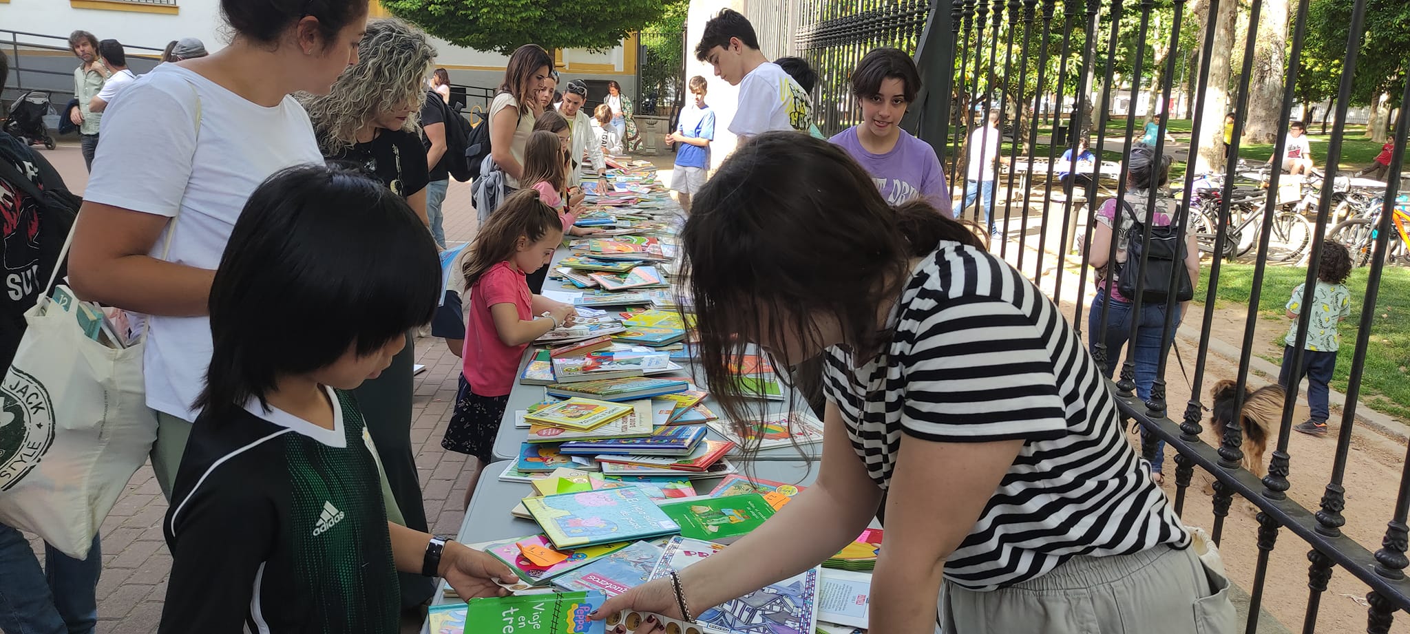 Celebramos el Día del Libro con la Feria del Trueque y los premios a los Ferrorrelatos